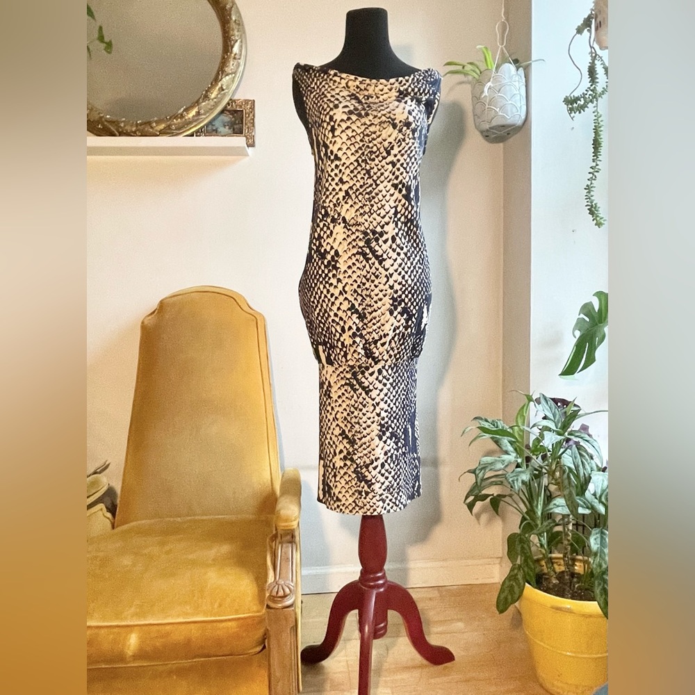 Diane Von Furstenberg Dress size 2
